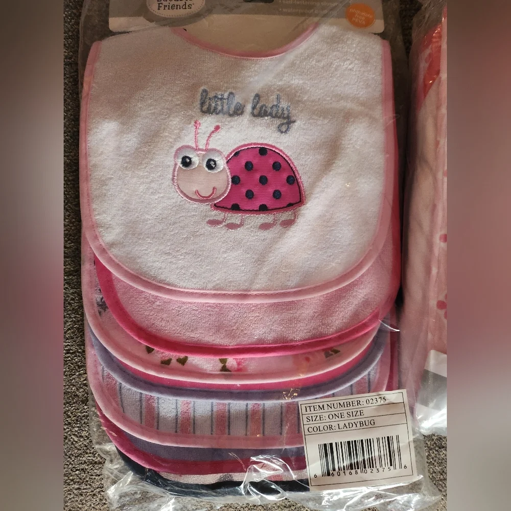 NWT Pink Baby Bibs And Bath Towel Set